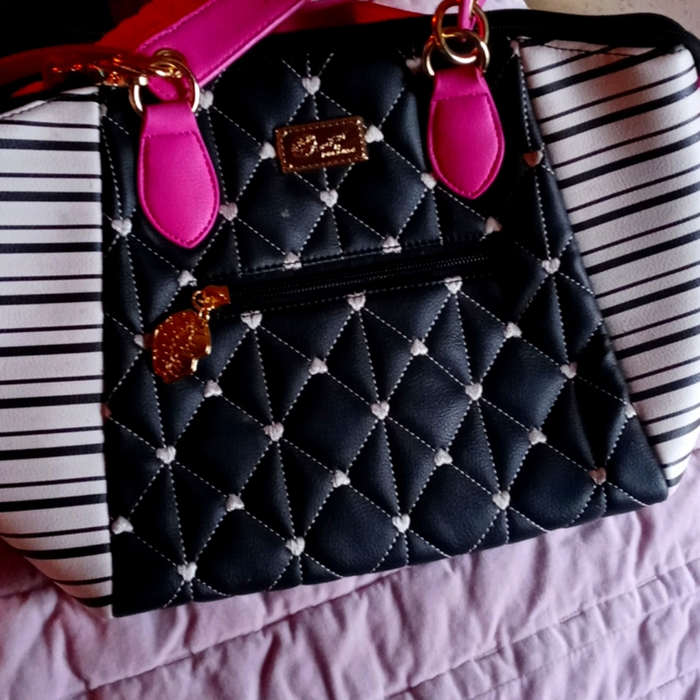 luv betsey purse